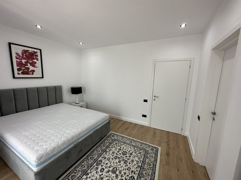 Tunari, Primarie, Complex Paris Residence