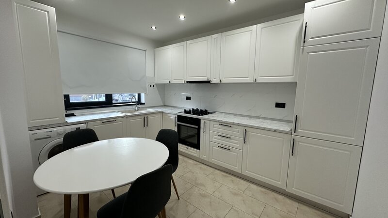 Tunari, Primarie, Complex Paris Residence