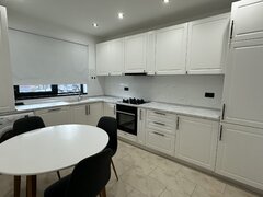 Tunari, Primarie, Complex Paris Residence